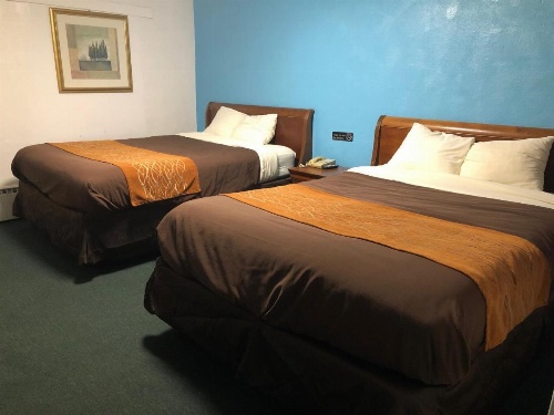 Collier's Motel image 6